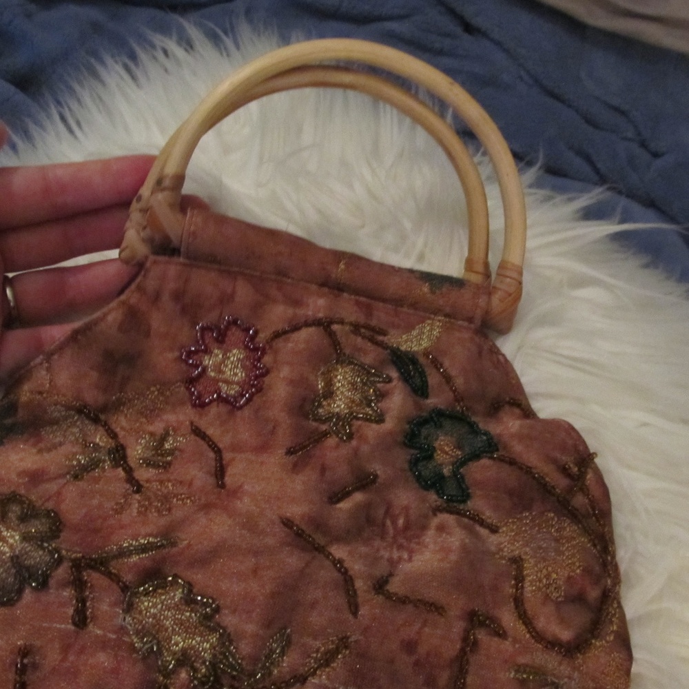 VINTAGE FLORAL EMBROIDERED BEADED EVENING PURSE - Picture 2 of 8